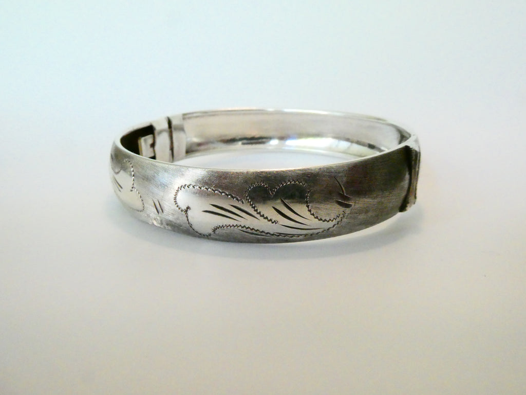 Vintage Scroll Engraved Bangle