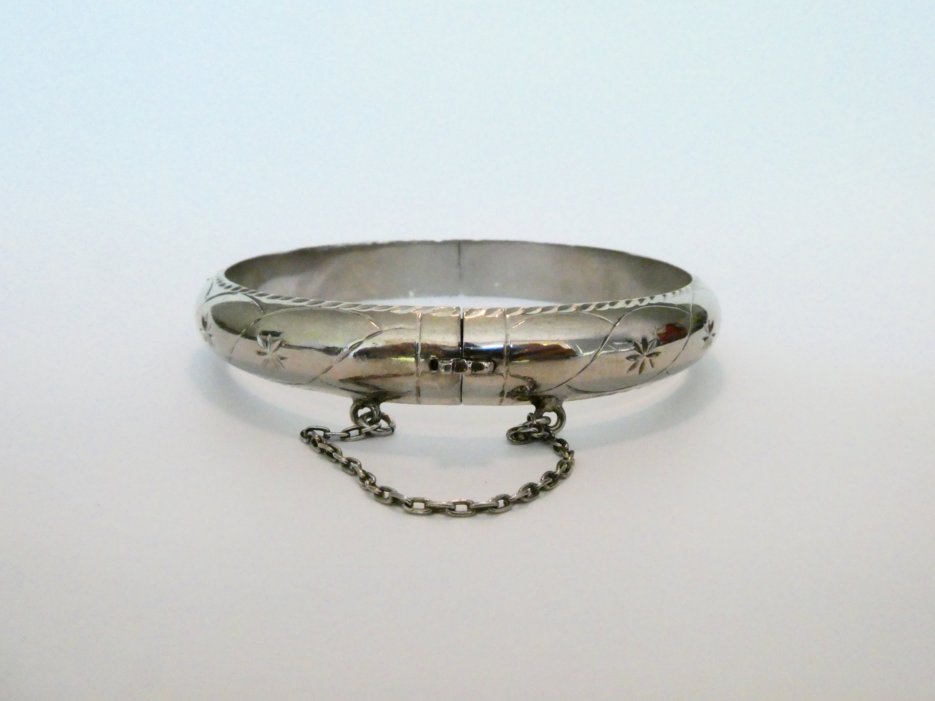 Vintage Silver Flower Bangle