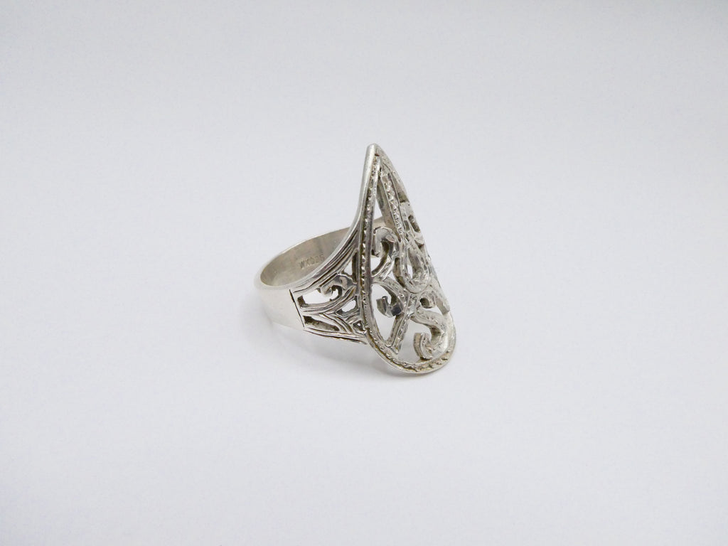 Vintage Silver Teardrop Etched Ring