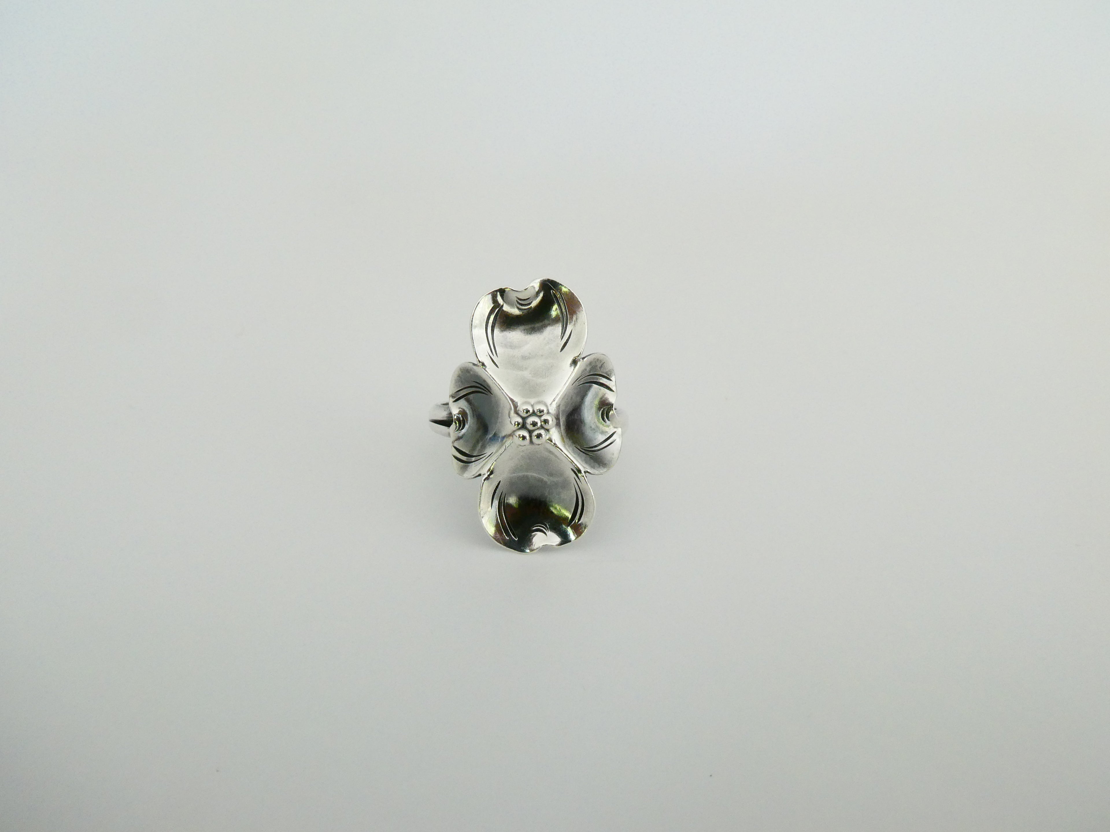 Vintage Silver Stuart Nye Dogwood Flower Ring