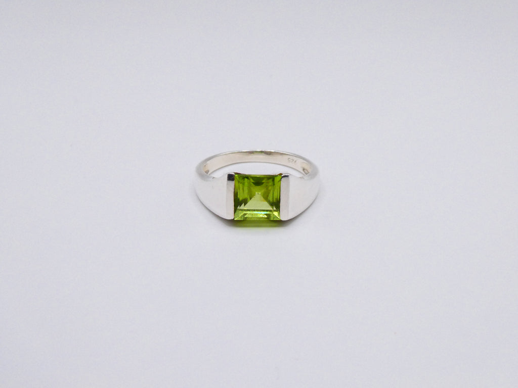 Vintage Silver Peridot Ring