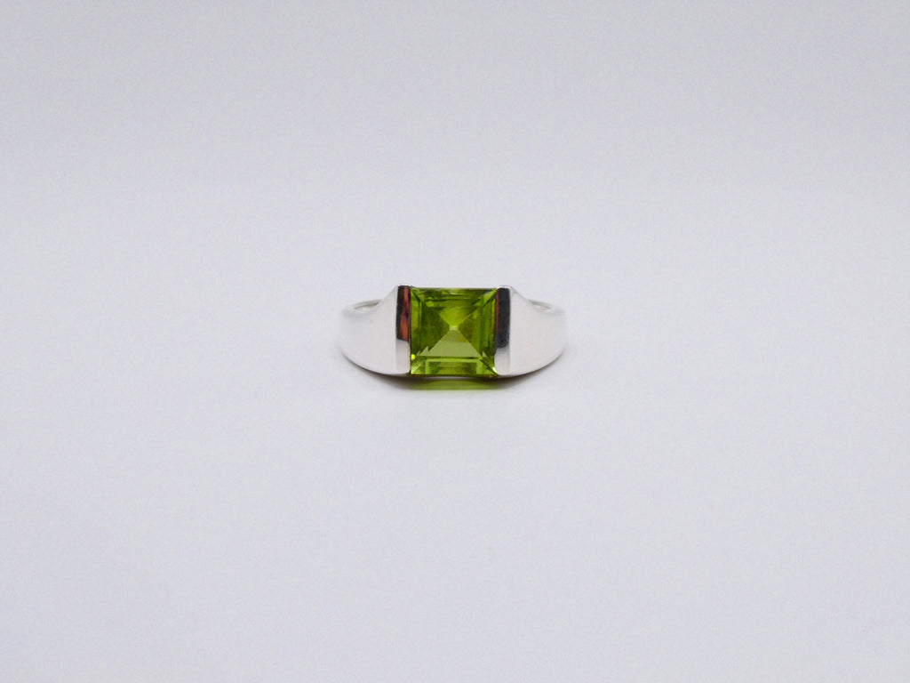 Vintage Silver Peridot Ring