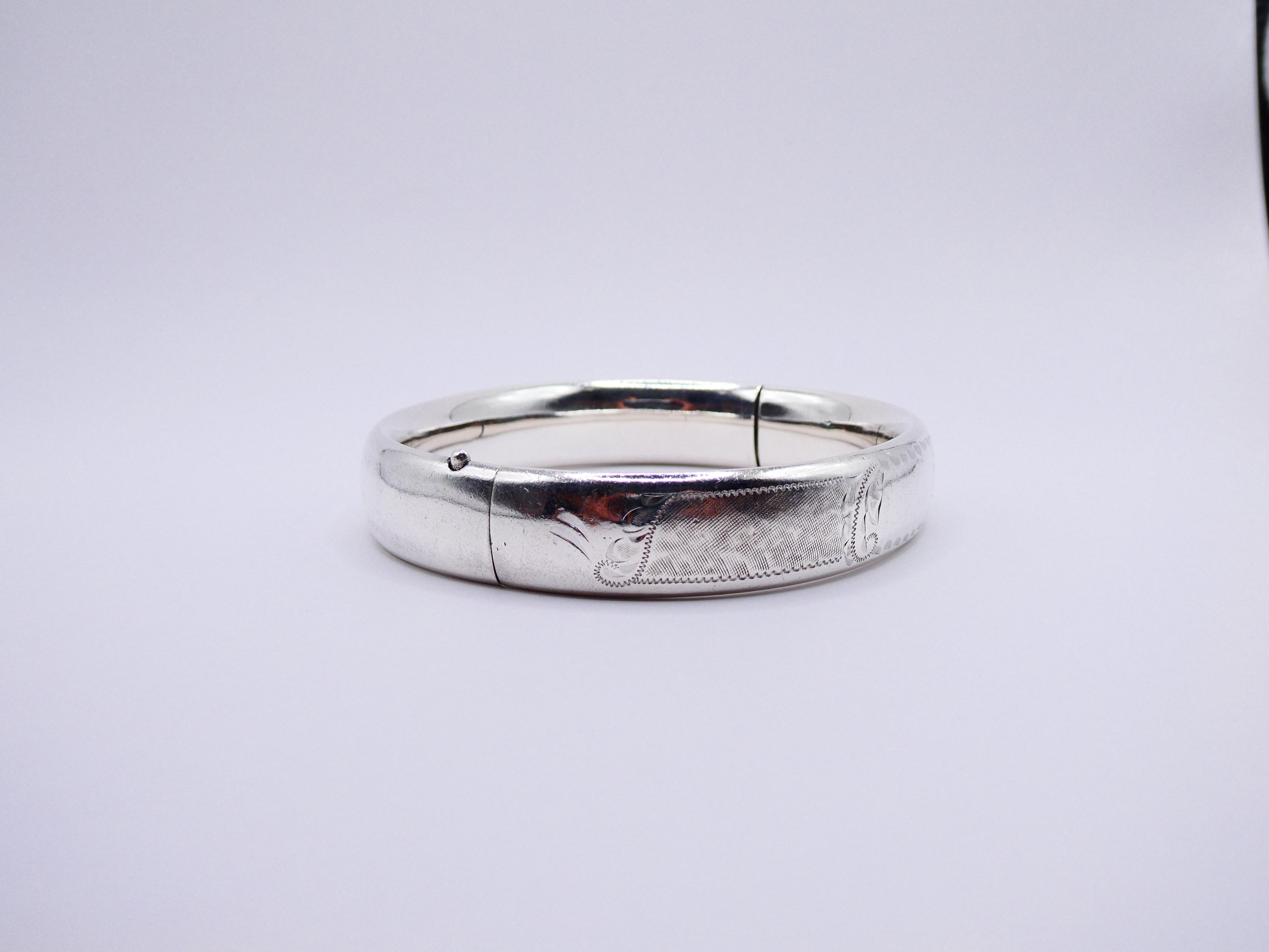 Vintage Silver Etched Hinged Bangle Bracelet