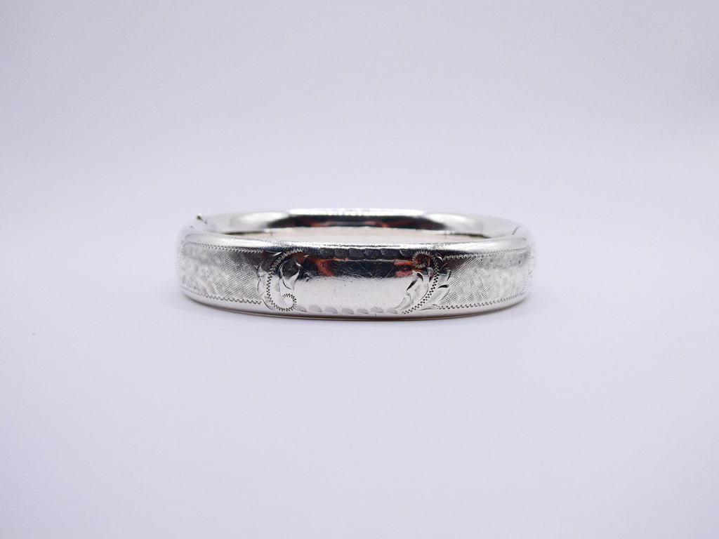 Vintage Silver Etched Hinged Bangle Bracelet