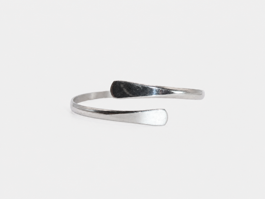 Vintage Silver Bypass Upper Arm Cuff