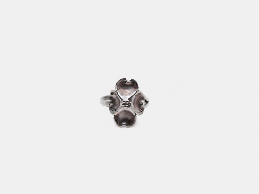Vintage Silver Stuart Nye Dogwood Flower Adjustable Ring