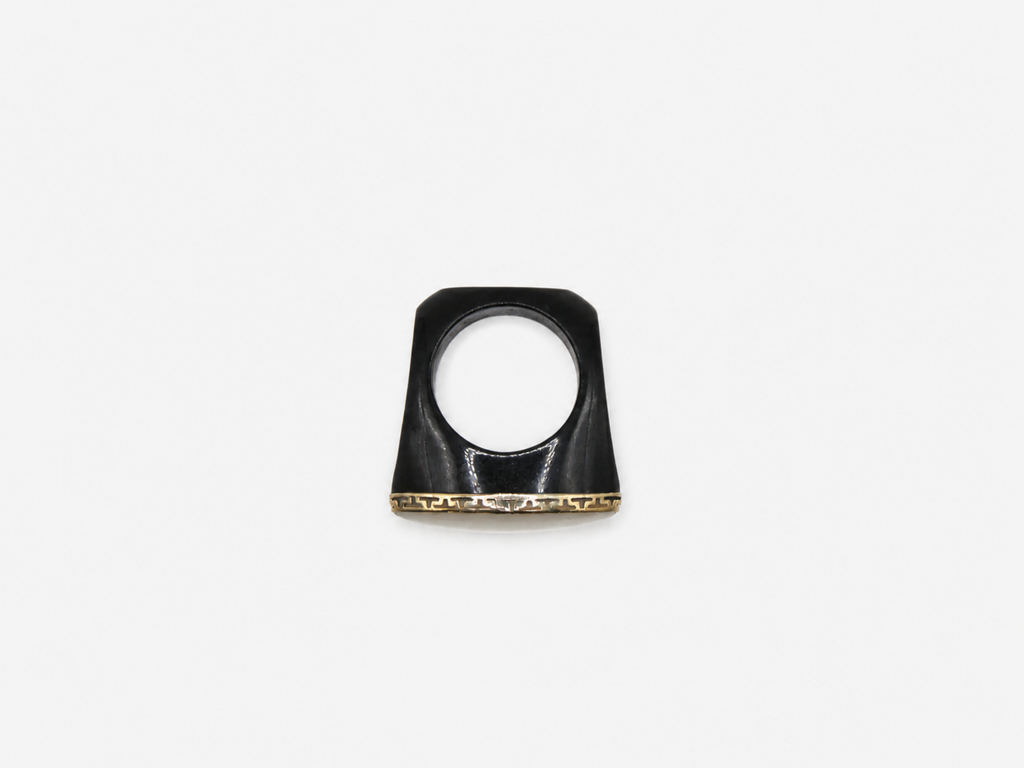 Vintage Mother of Pearl, Carved Onyx, & 14k Gold Ring